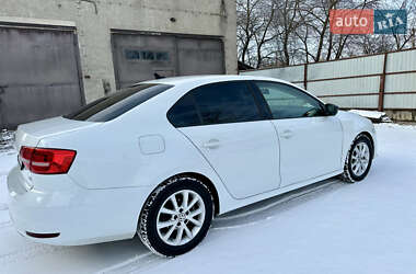 Седан Volkswagen Jetta 2015 в Львове