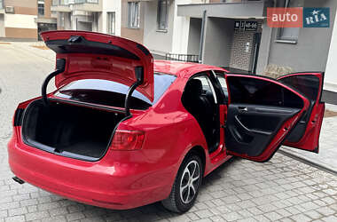 Седан Volkswagen Jetta 2013 в Львове