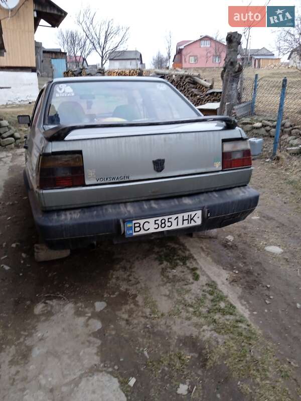 Седан Volkswagen Jetta 1986 в Долине