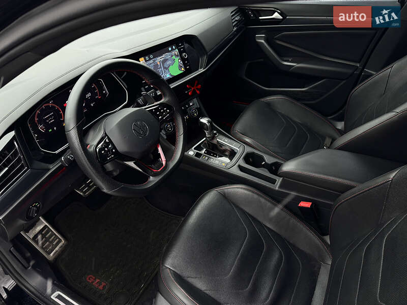 Седан Volkswagen Jetta 2019 в Киеве