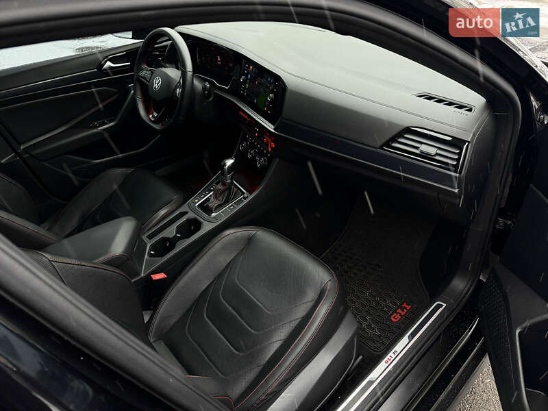 Седан Volkswagen Jetta 2019 в Киеве