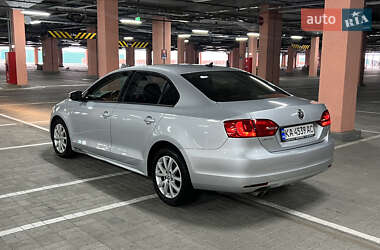 Седан Volkswagen Jetta 2012 в Києві