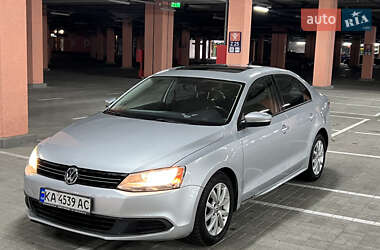 Седан Volkswagen Jetta 2012 в Києві