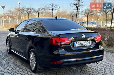 Седан Volkswagen Jetta 2013 в Ивано-Франковске