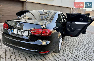 Седан Volkswagen Jetta 2013 в Ивано-Франковске