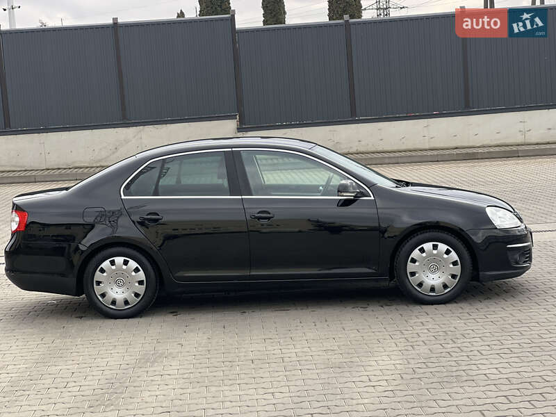 Седан Volkswagen Jetta 2008 в Рожище
