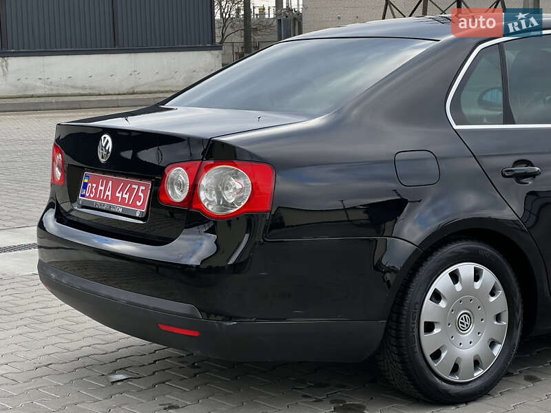 Седан Volkswagen Jetta 2008 в Рожище