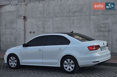 Седан Volkswagen Jetta 2015 в Львове