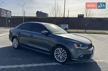 Седан Volkswagen Jetta 2015 в 