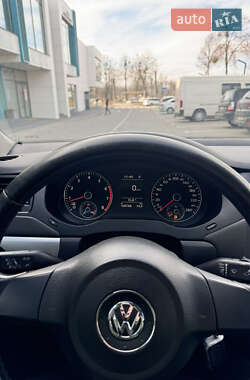 Седан Volkswagen Jetta 2011 в Львове