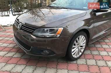 Седан Volkswagen Jetta 2014 в Львове