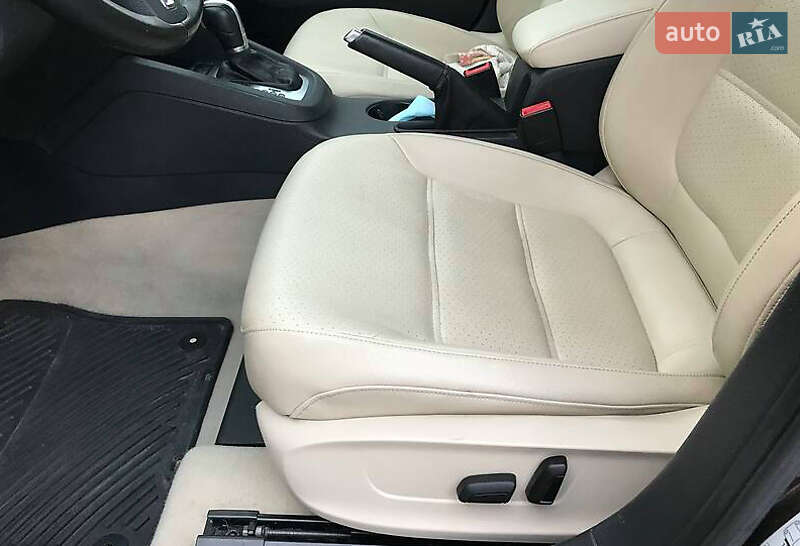 Седан Volkswagen Jetta 2014 в Львові