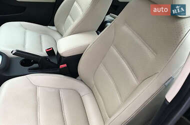 Седан Volkswagen Jetta 2014 в Львове