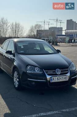 Седан Volkswagen Jetta 2009 в Києві