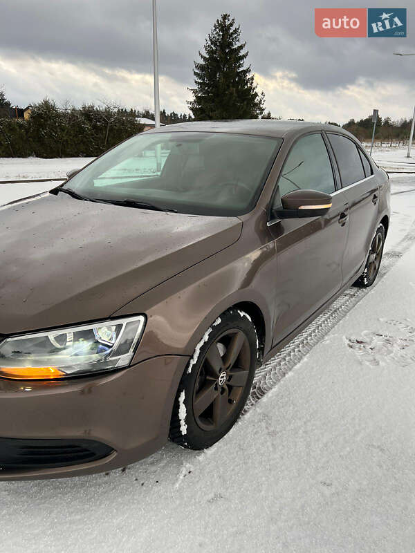 Седан Volkswagen Jetta 2013 в Львові фото 16 Седан Volkswagen Jetta 2013 в Львові