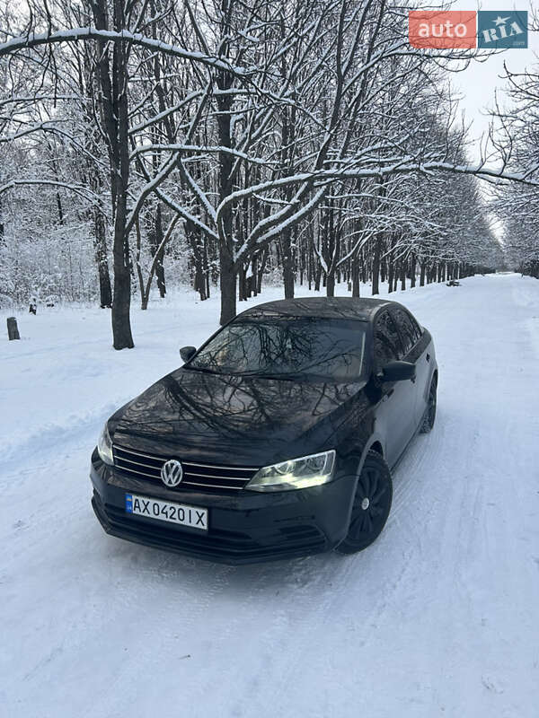 Седан Volkswagen Jetta 2015 в 