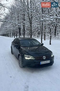 Седан Volkswagen Jetta 2015 в 