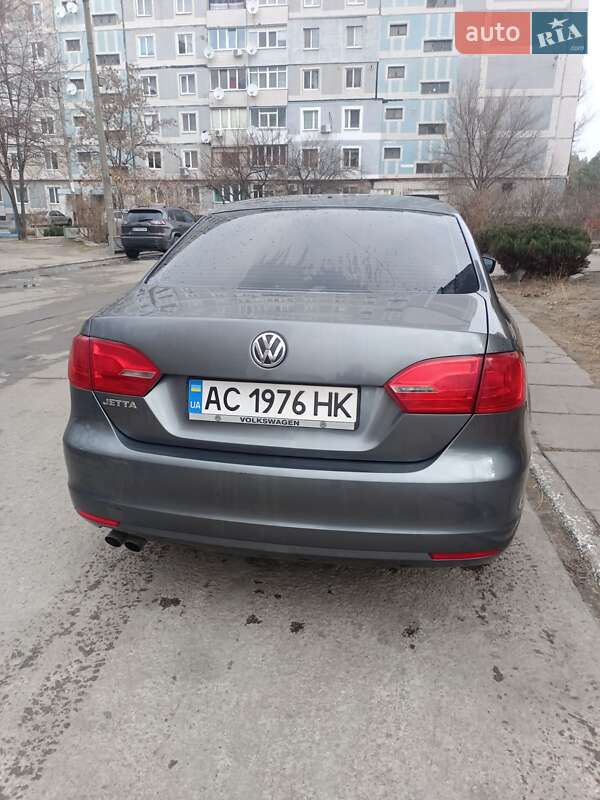 Седан Volkswagen Jetta 2013 в Дніпрі