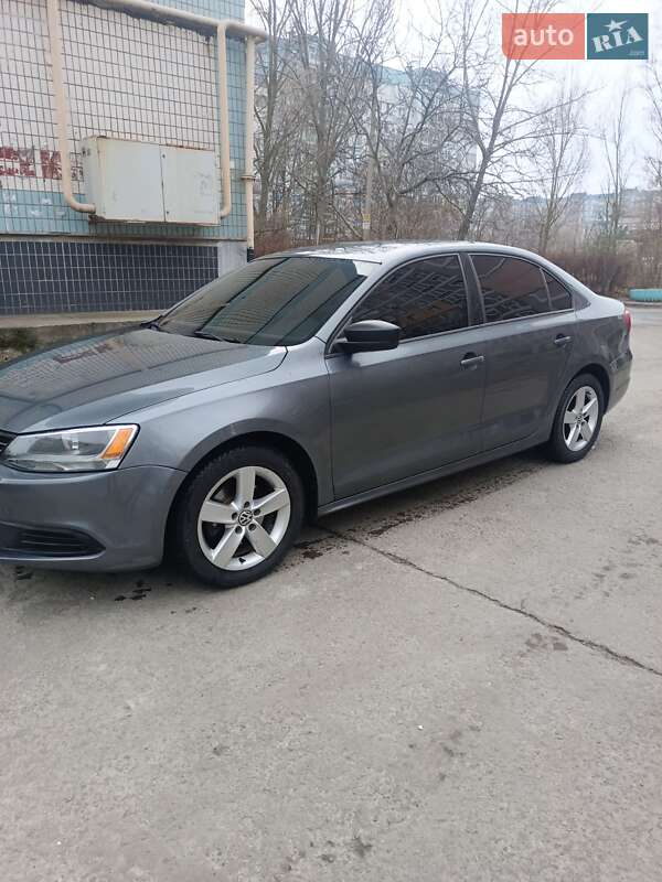 Седан Volkswagen Jetta 2013 в Дніпрі