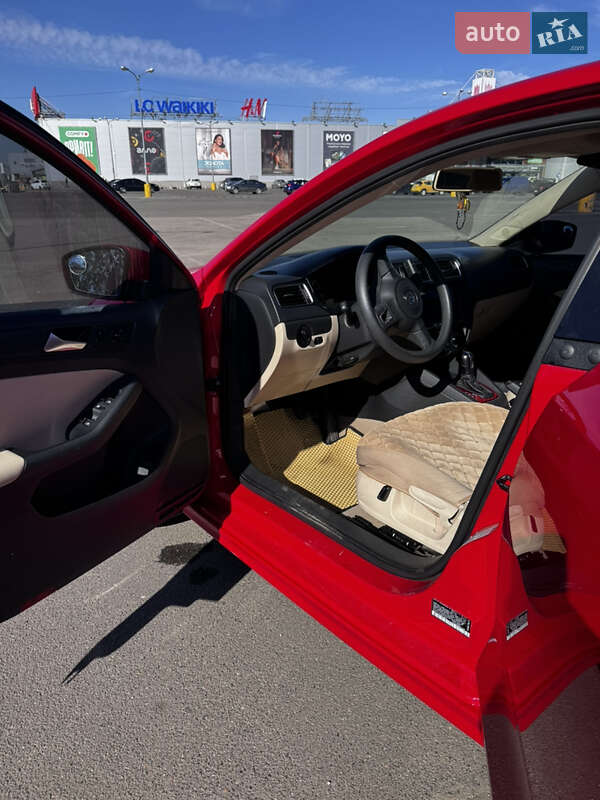 Седан Volkswagen Jetta 2014 в Одесі