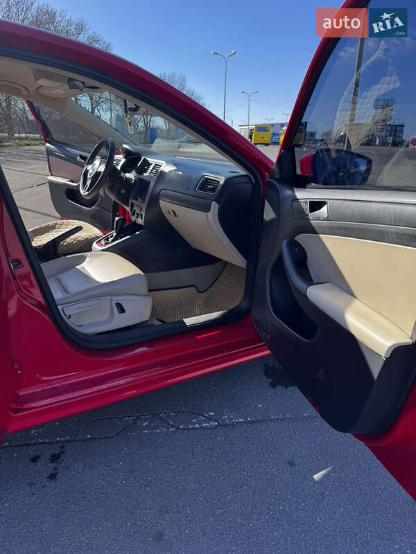 Седан Volkswagen Jetta 2014 в Одесі