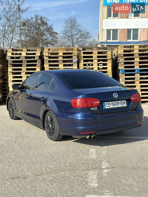 Седан Volkswagen Jetta 2013 в Кіцмані фото 5 Седан Volkswagen Jetta 2013 в Кіцмані