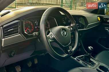 Седан Volkswagen Jetta 2019 в Львове