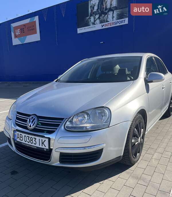 Седан Volkswagen Jetta 2005 в 