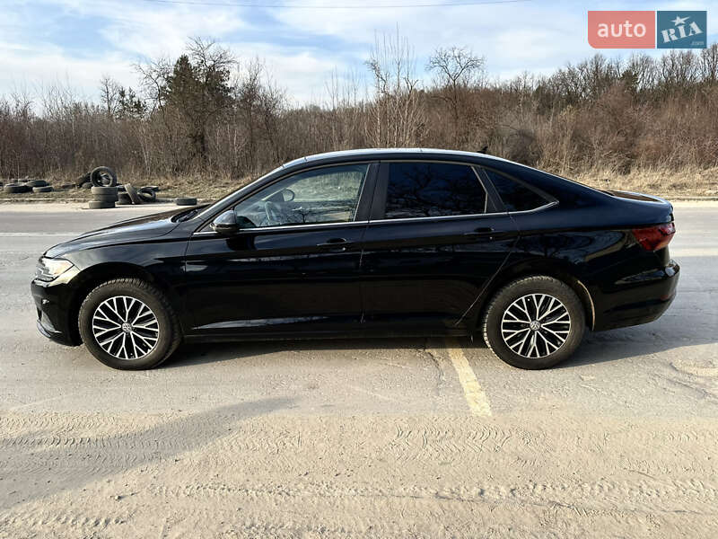 Седан Volkswagen Jetta 2018 в Львові