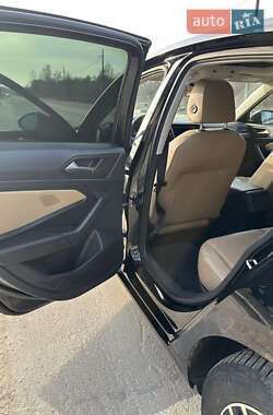 Седан Volkswagen Jetta 2018 в 