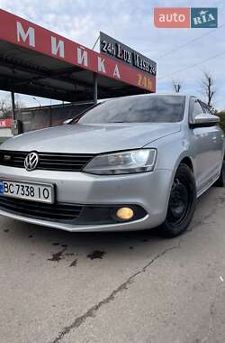 Седан Volkswagen Jetta 2011 в 