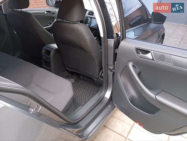 Седан Volkswagen Jetta 2013 в Чутове фото 13 Седан Volkswagen Jetta 2013 в Чутове