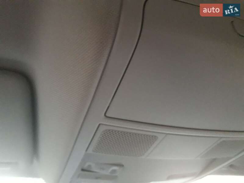 Седан Volkswagen Jetta 2016 в Окнах