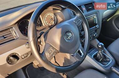 Седан Volkswagen Jetta 2013 в Луцке