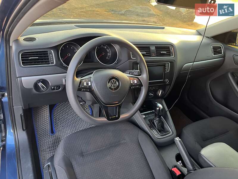 Седан Volkswagen Jetta 2016 в Кривому Розі