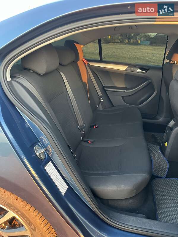 Седан Volkswagen Jetta 2016 в Кривому Розі