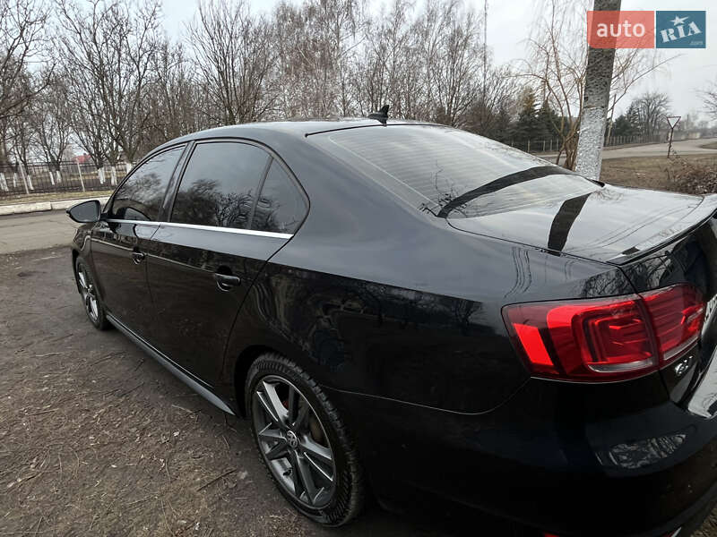 Седан Volkswagen Jetta 2014 в Першотравенске