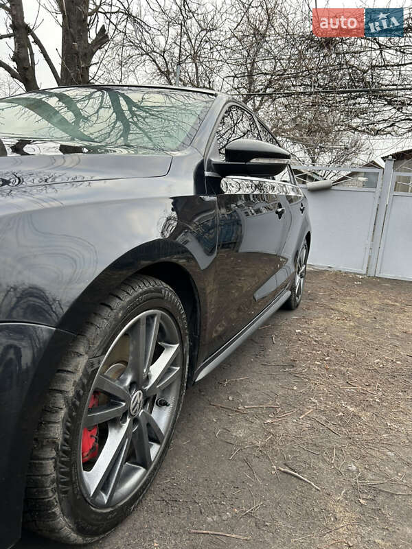 Седан Volkswagen Jetta 2014 в Першотравенске