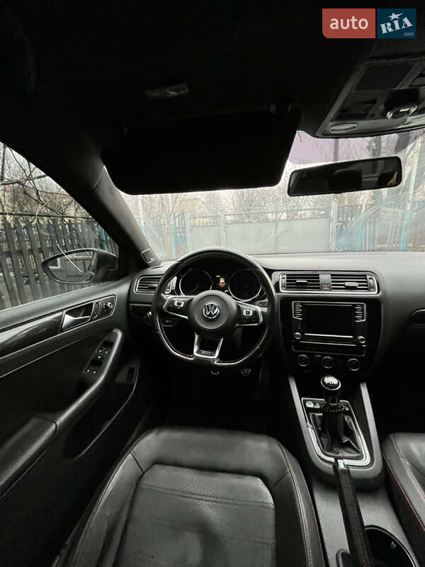 Седан Volkswagen Jetta 2014 в Першотравенске