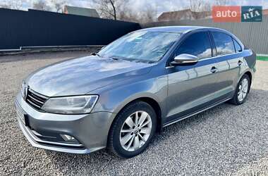 Седан Volkswagen Jetta 2016 в Сумах