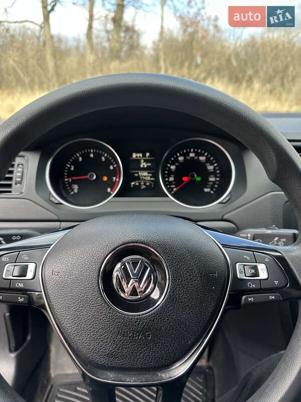Седан Volkswagen Jetta 2015 в Харькове