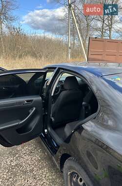 Седан Volkswagen Jetta 2015 в Харькове