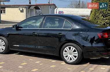 Седан Volkswagen Jetta 2016 в 