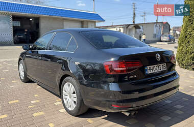 Седан Volkswagen Jetta 2016 в 