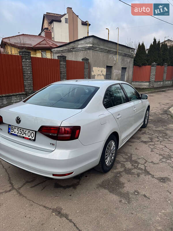 Седан Volkswagen Jetta 2017 в Львове