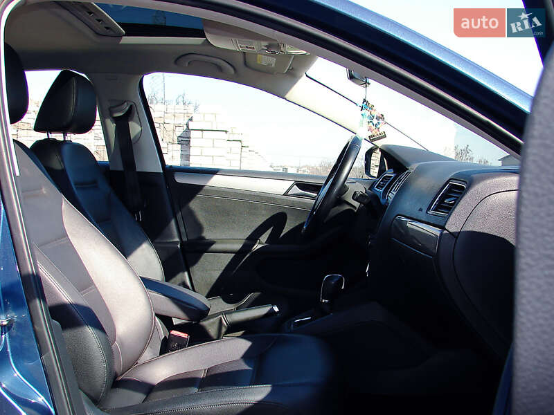 Седан Volkswagen Jetta 2016 в Одессе