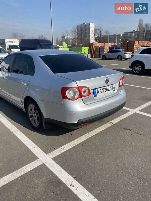 Седан Volkswagen Jetta 2008 в Києві