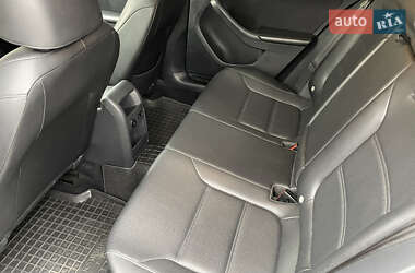 Седан Volkswagen Jetta 2014 в 