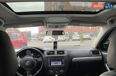 Седан Volkswagen Jetta 2014 в 