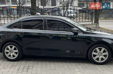 Седан Volkswagen Jetta 2014 в 